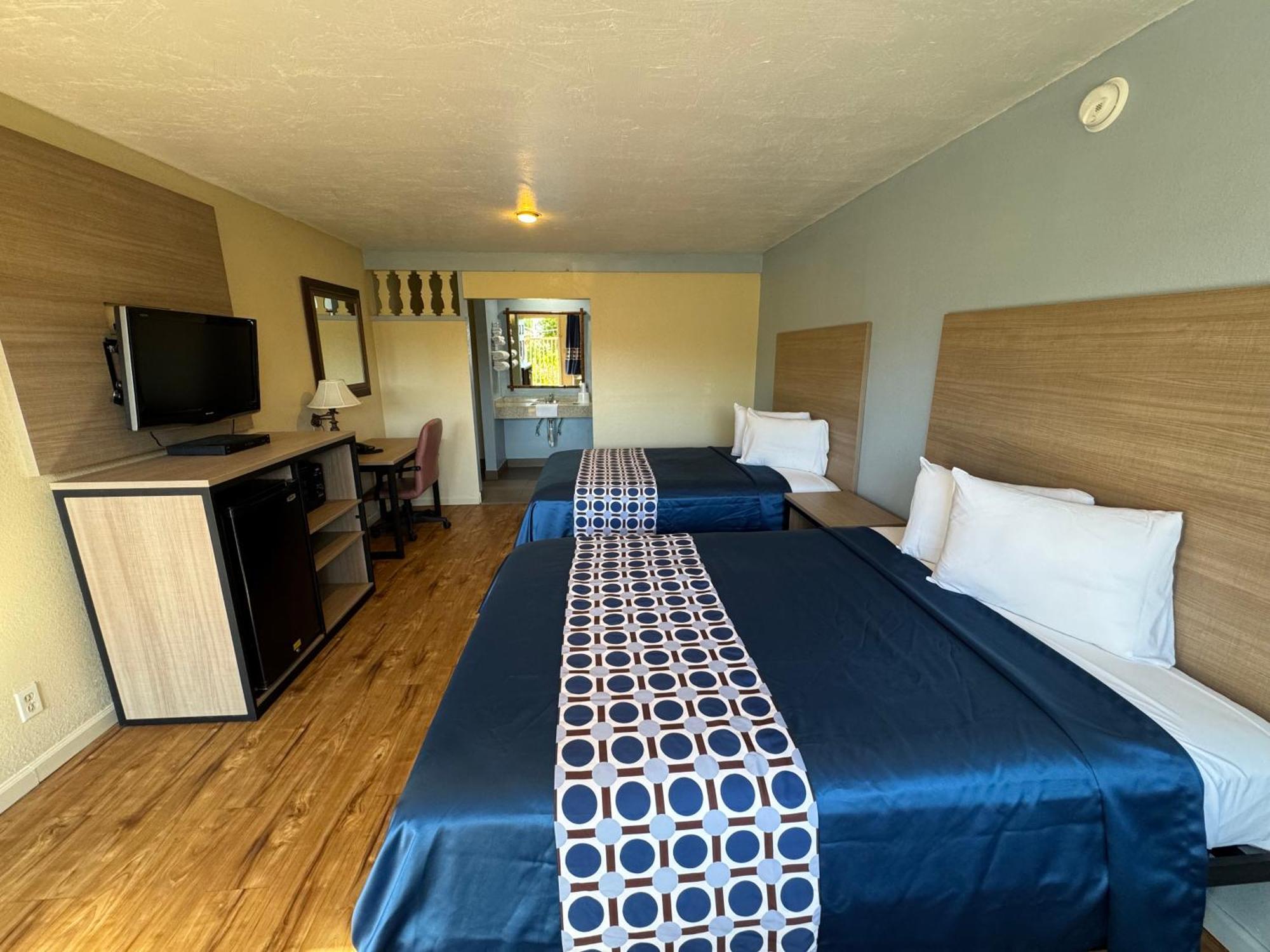 Discovery Inn Modesto Bagian luar foto